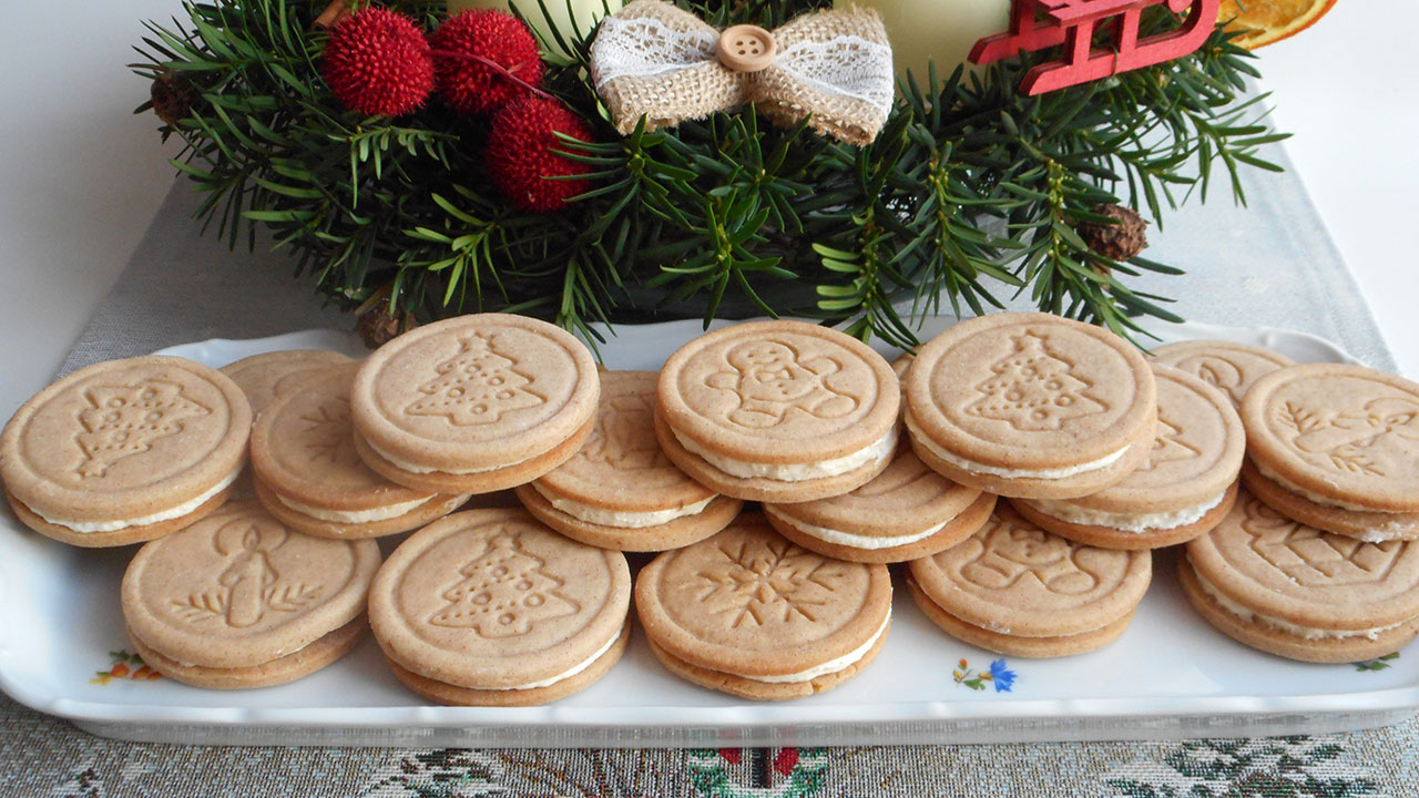 Škoricové-sušienky-plnené-krémom-(-Vianočné-pečivo-)-